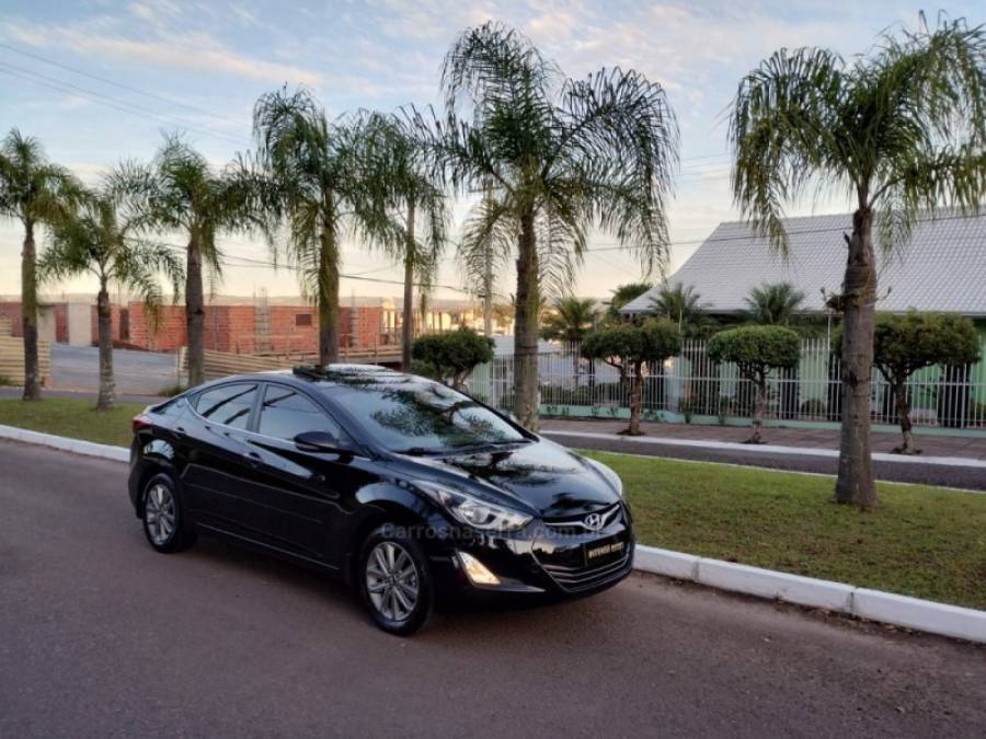 HYUNDAI - ELANTRA - 2014/2015 - Preta - R$ 77.900,00