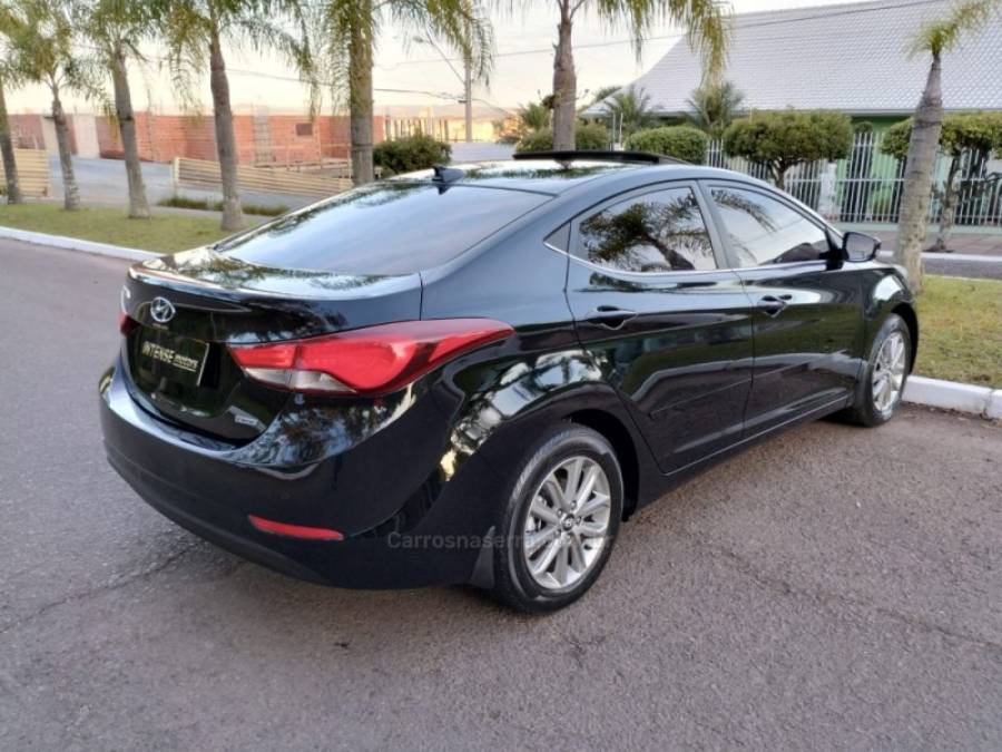 HYUNDAI - ELANTRA - 2014/2015 - Preta - R$ 77.900,00